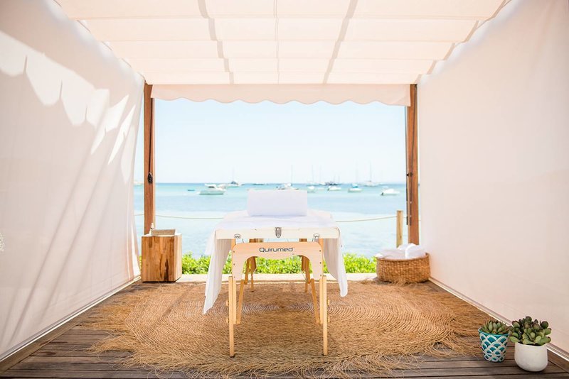 Πρέπει να δεις το χλιδάτο και εξωτικό ξενοδοχείο που μόλις άνοιξε ο Ρόμπερτ Ντε Νίρο στην Ιμπιζα [εικόνες] | iefimerida.gr 5