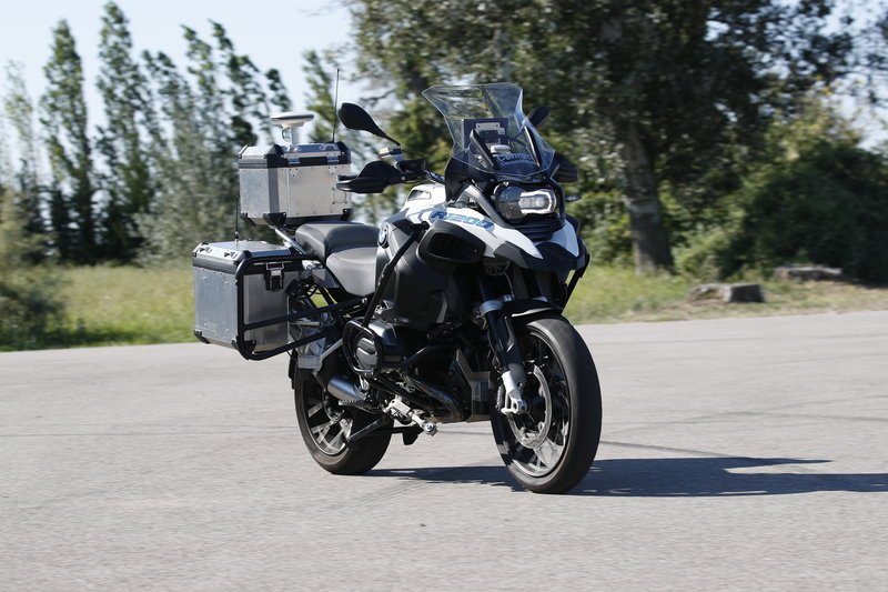 Η BMW Motorrad παρουσίασε την αυτόνομη BMW R 1200 GS [εικόνες & βίντεο] | iefimerida.gr 1