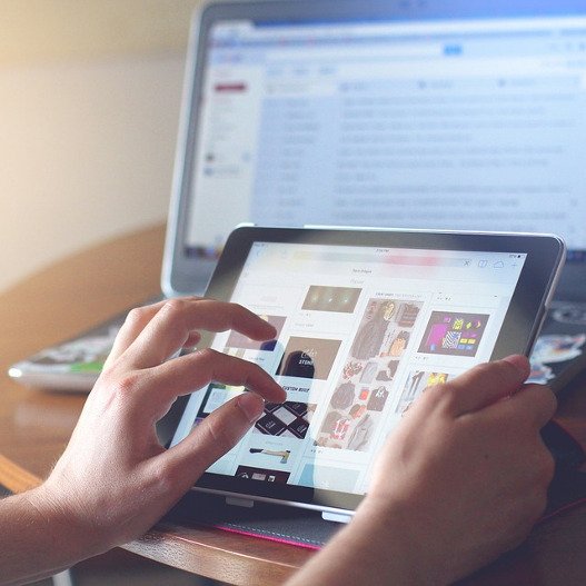 Oι ηλεκτρονικές αγορές προτιμούνται κυρίως λόγω των καλύτερων τιμών που επιτυγχάνουν οι καταναλωτές/Φωτογραφία:Pixabay