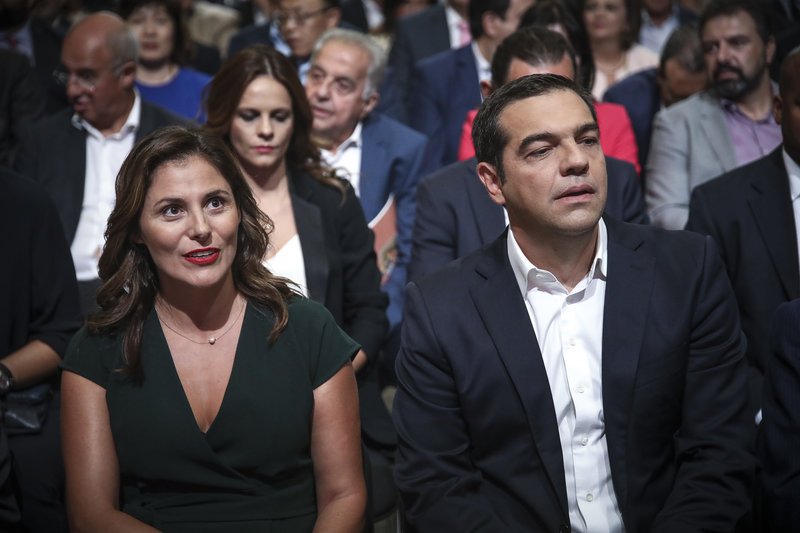 Κόκκινα της φωτιάς η Νοτοπούλου, με σκοτεινά χρώματα η Περιστέρα -Οι εμφανίσεις στη ΔΕΘ [εικόνες] | iefimerida.gr 0