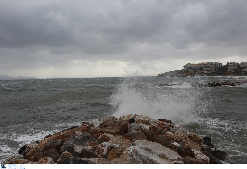 Η κακοκαιρία πλήττει ολόκληρη τη χώρα