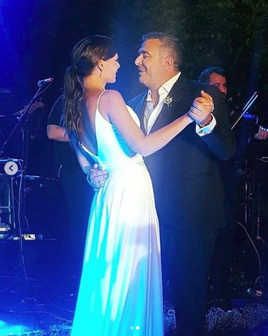 Το δεύτερο νυφικό της Υβόννης Μπόσνιακ -Τα σχεδίασε όλα μόνη της [εικόνες] | iefimerida.gr 6