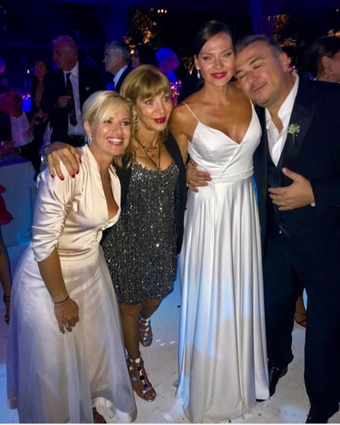 Το δεύτερο νυφικό της Υβόννης Μπόσνιακ -Τα σχεδίασε όλα μόνη της [εικόνες] | iefimerida.gr 5