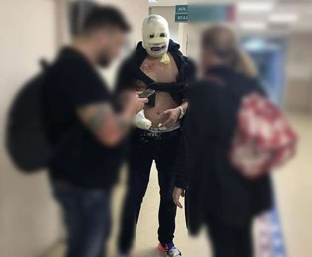 Στους τραυματίες συγκαταλέγεται και ένας Έλληνας τουρίστας, ονόματι Αλέξανδρος Σεβέρης, ο οποίος βρισκόταν για μήνα του μέλιτος στην Κωνσταντινούπολη, καθώς και ένας ακόμη τουρίστας.