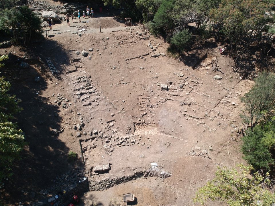 Το θέατρο στο Ιερό των Μεγάλων Θεών στη Σαμοθράκη, φωτογραφία: ΥΠΠΟ