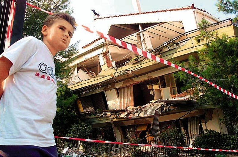 Αθήνα 1999: Ο φονικός σεισμός των 5,9 Ρίχτερ με τους 143 νεκρούς -Οταν ο  Εγκέλαδος ξύπνησε στην Πάρνηθα [εικόνες & βίντεο] - iefimerida.gr