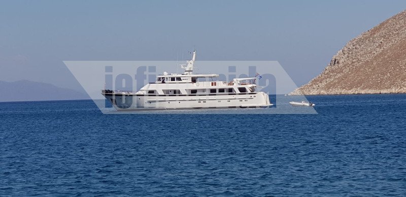 Αποκλειστικές φωτό: Honeymoon στη Σύμη για Αντώνη Ρέμο και Υβόννη Μπόσνιακ | iefimerida.gr 0