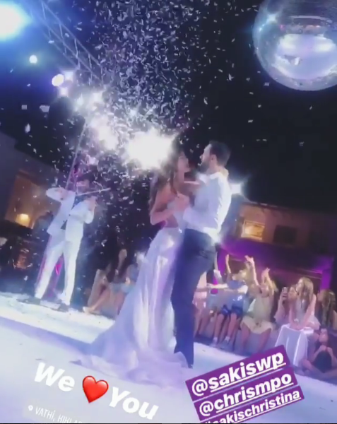 Μέχρι το ξημέρωμα το γλέντι Τανιμανίδη-Μπόμπα στο γαμήλιο πάρτι -Της αφιέρωσε το stand by me [εικόνες & βίντεο] | iefimerida.gr 1