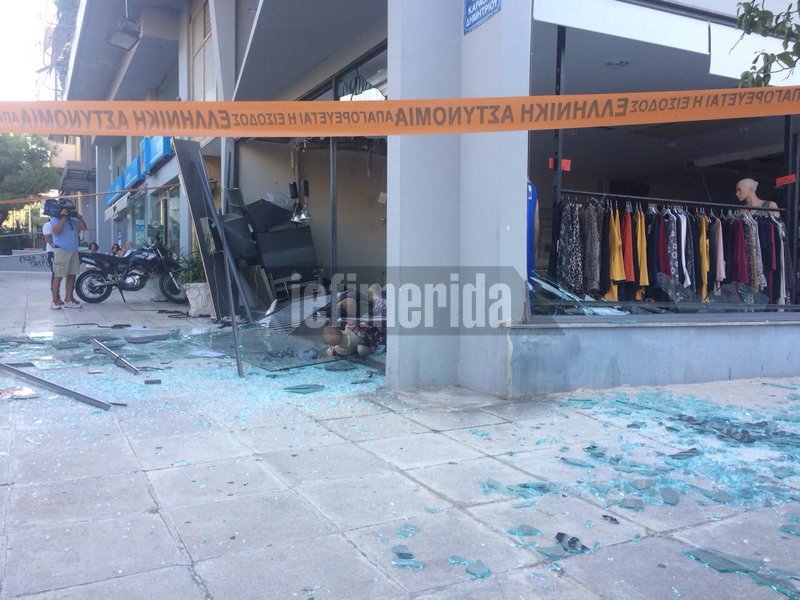 Ζημιές 40.000 ευρώ σε κατάστημα από την έκρηξη του ΑΤΜ στον Βύρωνα -Τι είπε ο ιδιοκτήτης στο iefimerida [εικόνες & βίντεο] | iefimerida.gr 7
