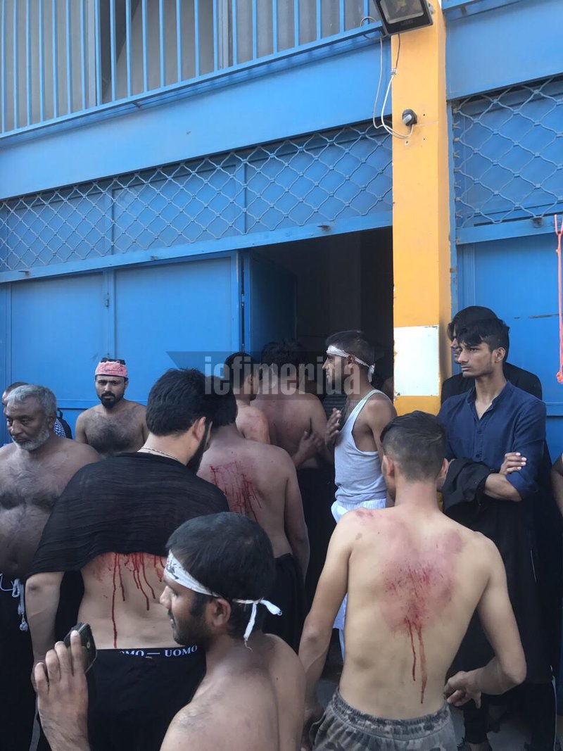 Εκατοντάδες σιίτες μουσουλμάνοι αυτομαστιγώνονται στον Πειραιά -Για να γιορτάσουν την Ασούρα [εικόνες & βίντεο] | iefimerida.gr 2