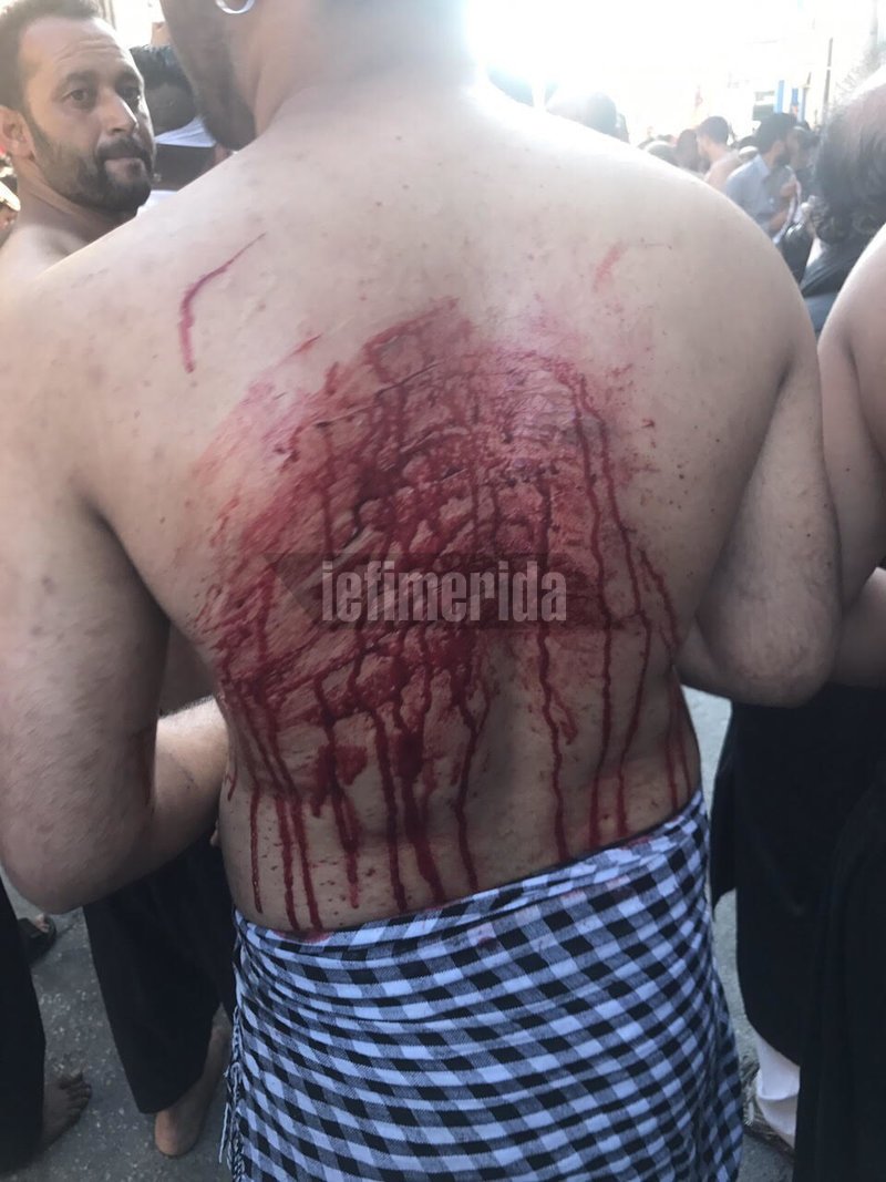 Εκατοντάδες σιίτες μουσουλμάνοι αυτομαστιγώνονται στον Πειραιά -Για να γιορτάσουν την Ασούρα [εικόνες & βίντεο] | iefimerida.gr 3
