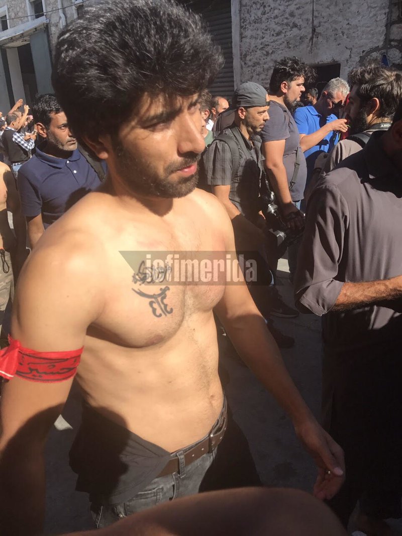 Εκατοντάδες σιίτες μουσουλμάνοι αυτομαστιγώνονται στον Πειραιά -Για να γιορτάσουν την Ασούρα [εικόνες & βίντεο] | iefimerida.gr 1