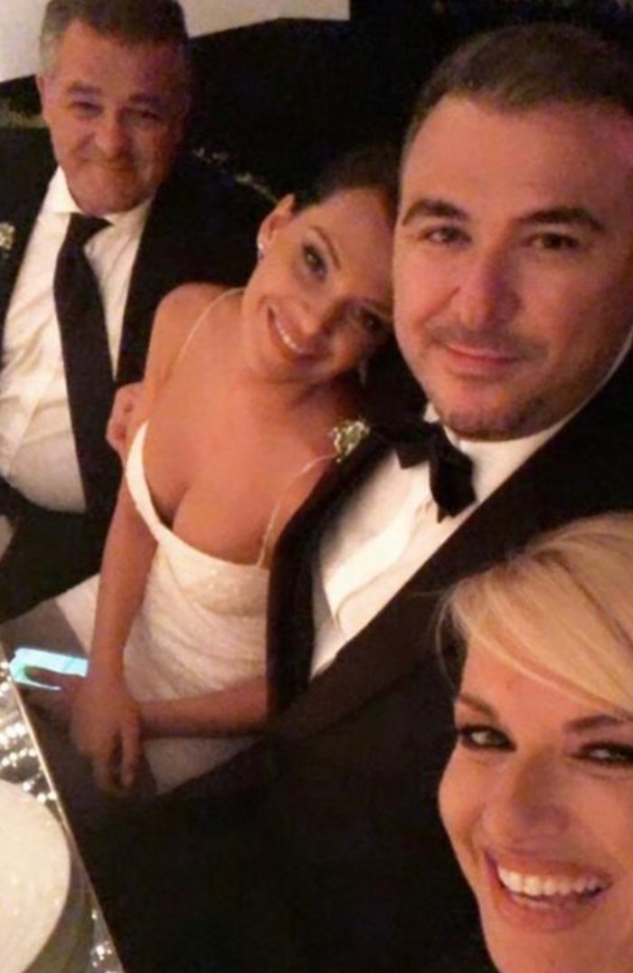 Το δεύτερο νυφικό της Υβόννης Μπόσνιακ -Τα σχεδίασε όλα μόνη της [εικόνες] | iefimerida.gr 4