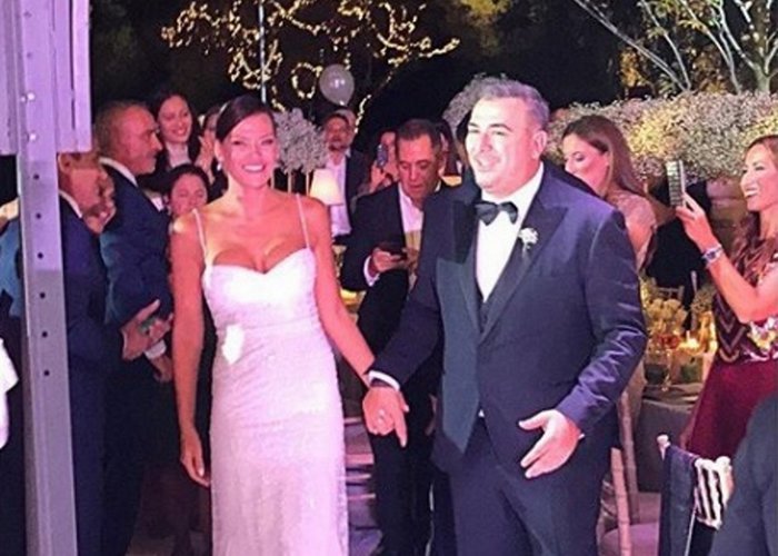 Το δεύτερο νυφικό της Υβόννης Μπόσνιακ -Τα σχεδίασε όλα μόνη της [εικόνες] | iefimerida.gr 1