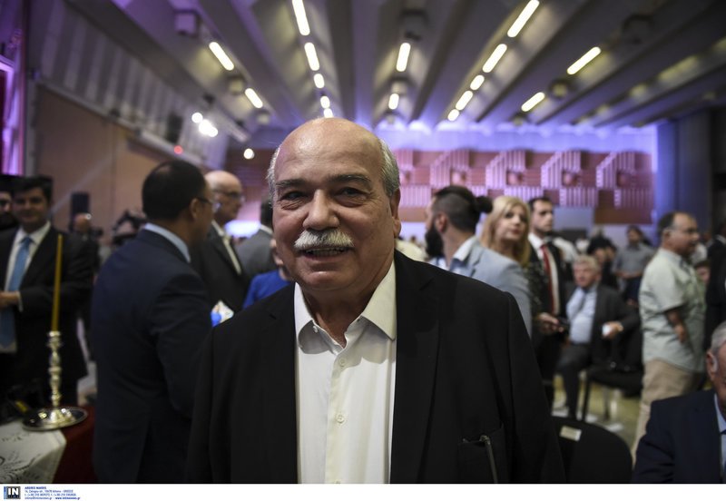 Στο συνεδριακό κέντρο και ο πρόεδρος της Βουλής