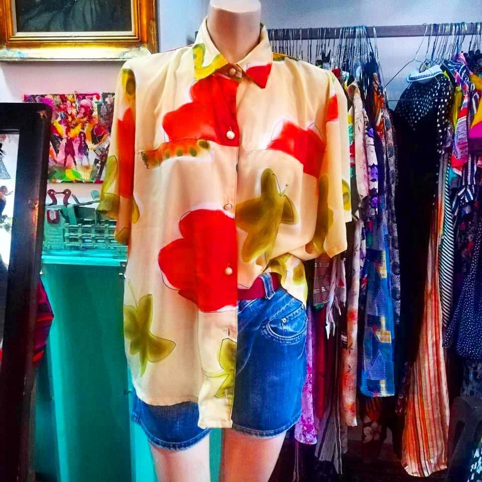 Αυτό το μπαζάρ δεν πρέπει να το χάσεις -Vintage ρούχα από 3 έως 10 ευρώ στον Νέο Κόσμο [εικόνες] | iefimerida.gr 2