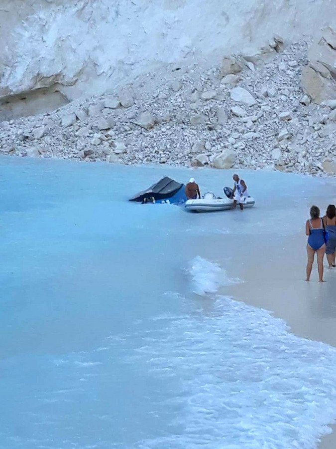 Αλλαξε το τοπίο στο «Ναυάγιο» στη Ζάκυνθο -Δραματικές εικόνες & βίντεο από την κατολίσθηση | iefimerida.gr 12