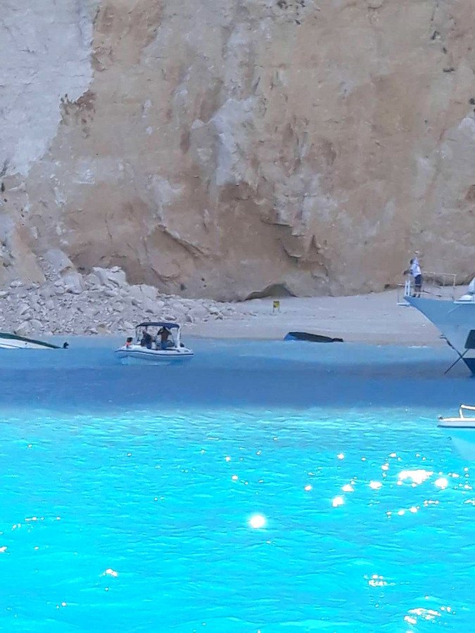 Αλλαξε το τοπίο στο «Ναυάγιο» στη Ζάκυνθο -Δραματικές εικόνες & βίντεο από την κατολίσθηση | iefimerida.gr 17
