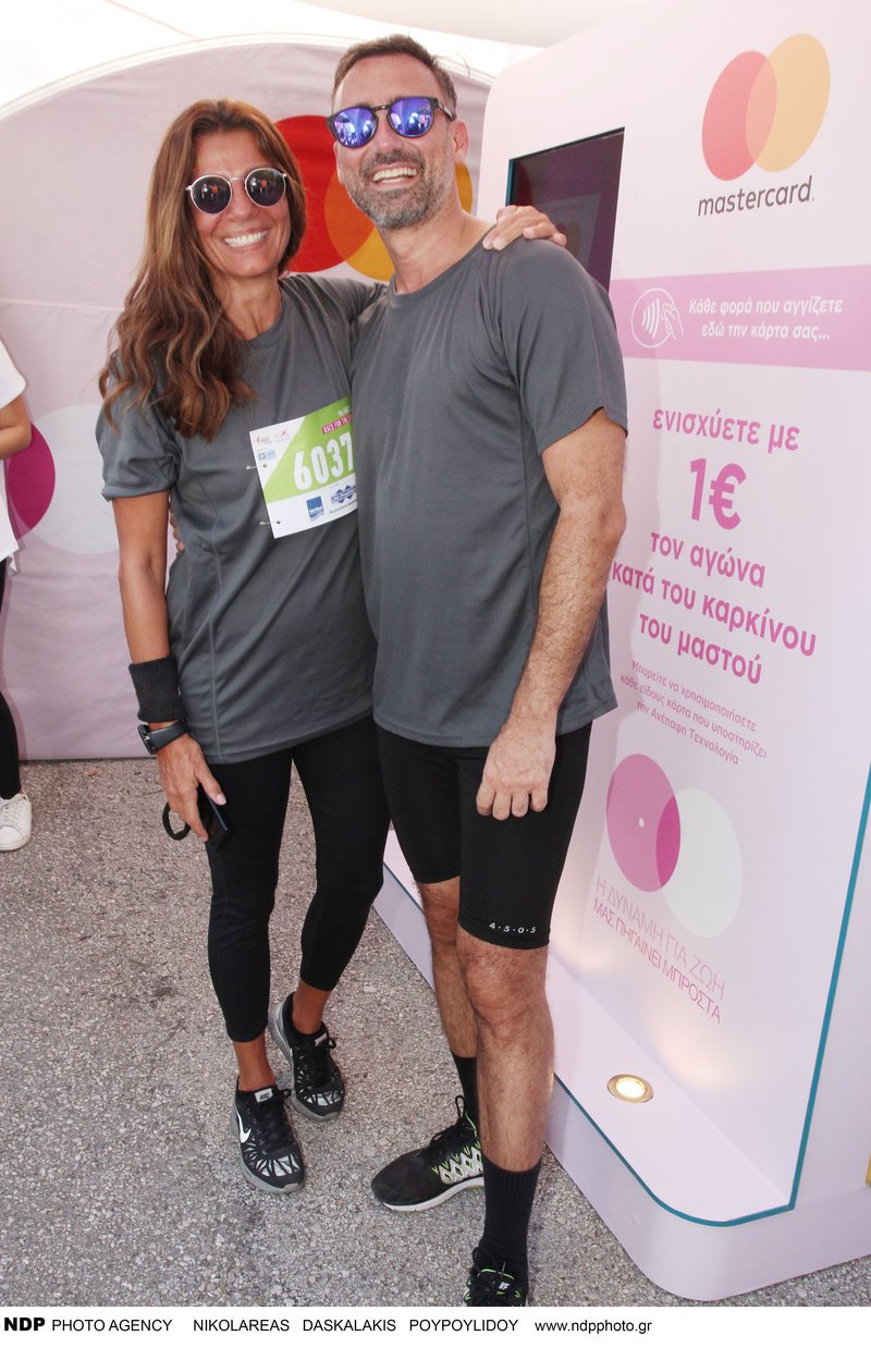 Η Πόπη Τσαπανίδου με το κολάν που δεν κρύβει καμία ατέλεια, σε αγώνα δρόμου [εικόνες] | iefimerida.gr 2