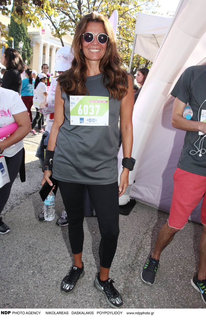 Η Πόπη Τσαπανίδου με το κολάν που δεν κρύβει καμία ατέλεια, σε αγώνα δρόμου [εικόνες] | iefimerida.gr 6