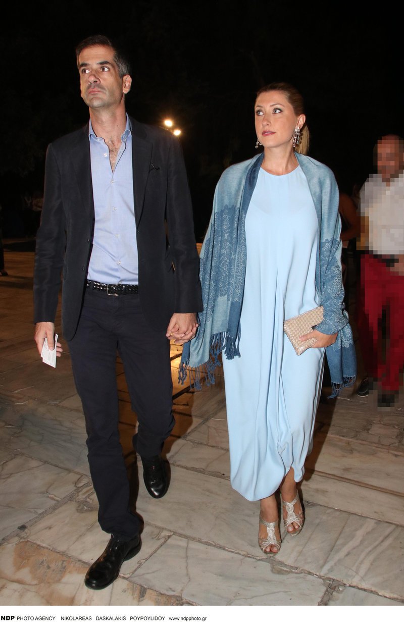 Η Σία Κοσιώνη με ένα φόρεμα στο χρώμα των ματιών της κέντρισε τα βλέμματα στο Ηρώδειο [εικόνες] | iefimerida.gr 1