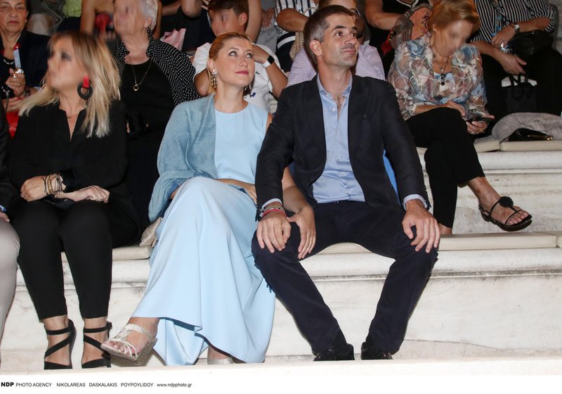 Η Σία Κοσιώνη με ένα φόρεμα στο χρώμα των ματιών της κέντρισε τα βλέμματα στο Ηρώδειο [εικόνες] | iefimerida.gr 6