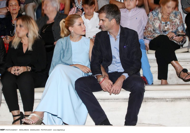 Η Σία Κοσιώνη με ένα φόρεμα στο χρώμα των ματιών της κέντρισε τα βλέμματα στο Ηρώδειο [εικόνες] | iefimerida.gr 7