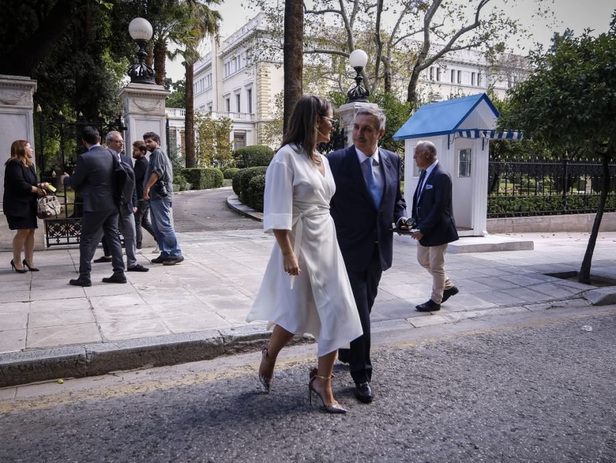 Τα πιο εντυπωσιακά ψηλοτάκουνα που πάτησαν στα παχιά χαλιά του Προεδρικού Μεγάρου [εικόνες] | iefimerida.gr 13