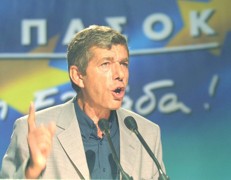 Ο Αντώνης Κοτσακάς στην ΚΕ του ΠΑΣΟΚ το 2001 -Φωτογραφία: Eurokinissi/ΧΡΗΣΤΟΣ ΜΠΟΝΗΣ