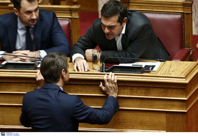 Το παρασκήνιο του αγιασμού στη Βουλή: Οι selfies, οι καλοντυμένες βουλευτίνες, τα πηγαδάκια και οι αλλαγές θέσεων [εικόνες] | iefimerida.gr 20