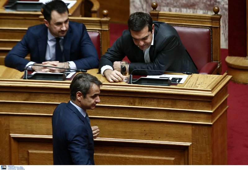 Το παρασκήνιο του αγιασμού στη Βουλή: Οι selfies, οι καλοντυμένες βουλευτίνες, τα πηγαδάκια και οι αλλαγές θέσεων [εικόνες] | iefimerida.gr 21