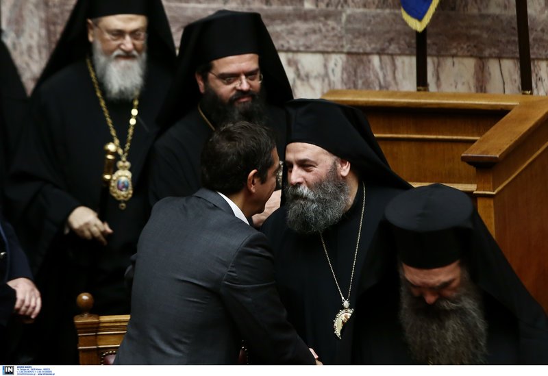 Το παρασκήνιο του αγιασμού στη Βουλή: Οι selfies, οι καλοντυμένες βουλευτίνες, τα πηγαδάκια και οι αλλαγές θέσεων [εικόνες] | iefimerida.gr 41