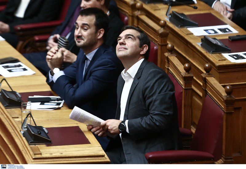 Το παρασκήνιο του αγιασμού στη Βουλή: Οι selfies, οι καλοντυμένες βουλευτίνες, τα πηγαδάκια και οι αλλαγές θέσεων [εικόνες] | iefimerida.gr 5