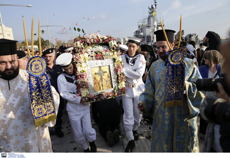 Η Θεσσαλονίκη υποδέχθηκε τον Τίμιο Σταυρό και την εικόνα της Παναγίας του Ορους των Ελαιών [εικόνες] | iefimerida.gr 7