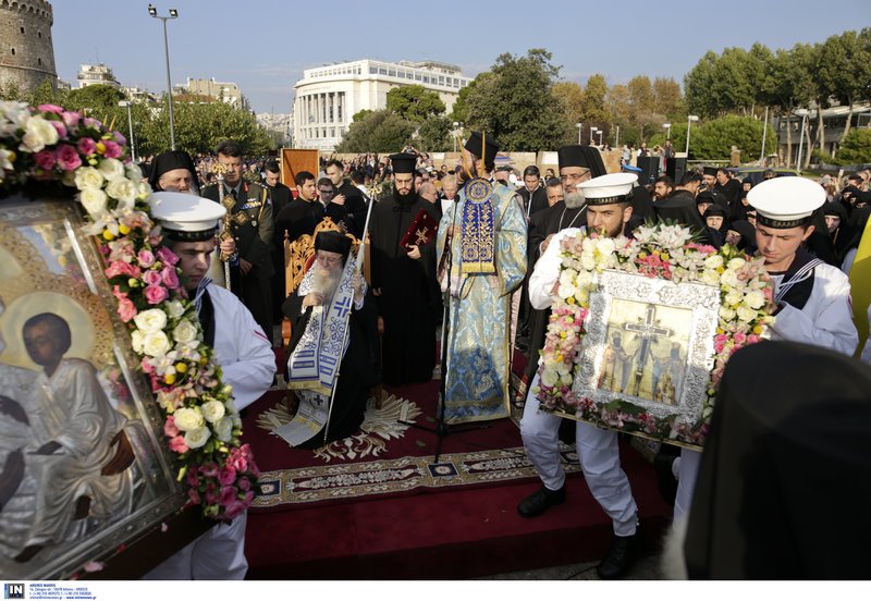Η Θεσσαλονίκη υποδέχθηκε τον Τίμιο Σταυρό και την εικόνα της Παναγίας του Ορους των Ελαιών [εικόνες] | iefimerida.gr 5
