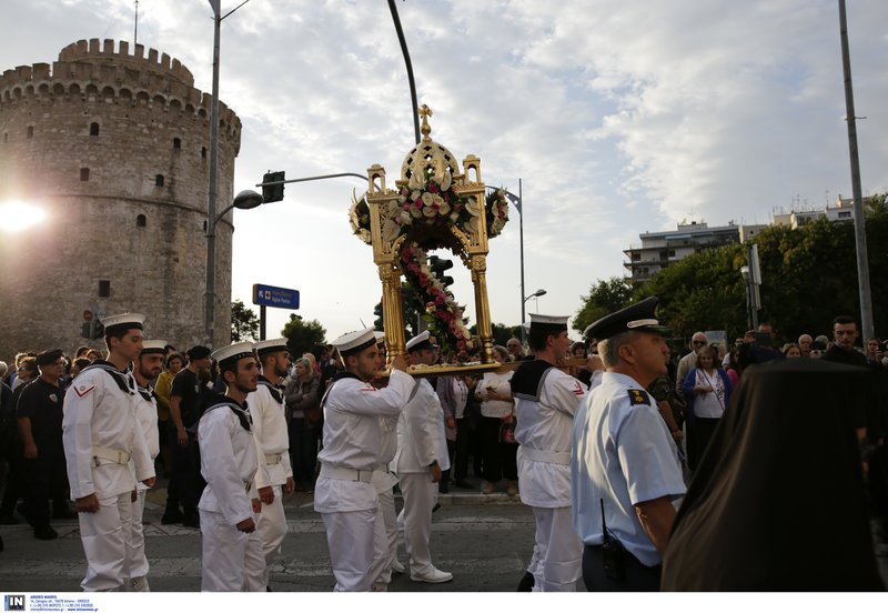 Η Θεσσαλονίκη υποδέχθηκε τον Τίμιο Σταυρό και την εικόνα της Παναγίας του Ορους των Ελαιών [εικόνες] | iefimerida.gr 0