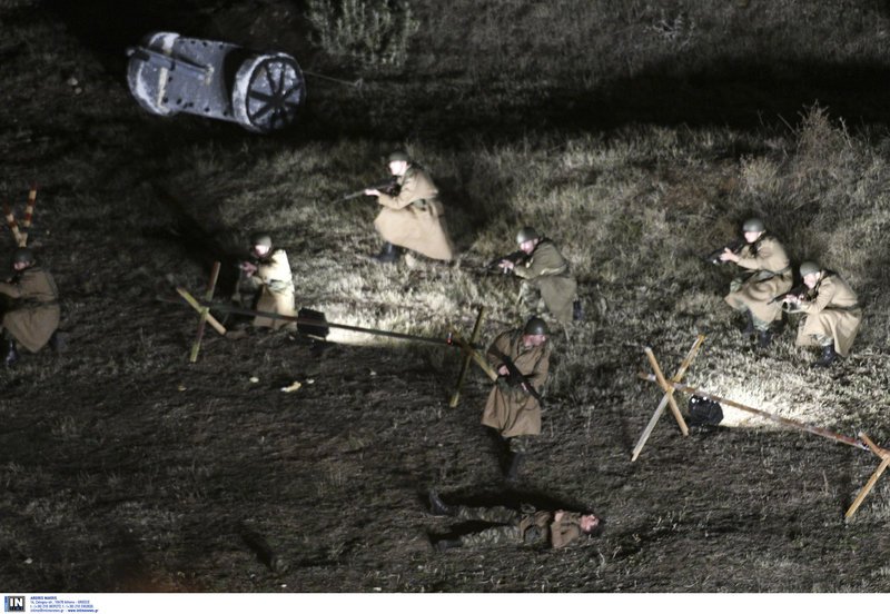 Εντυπωσιακή αναπαράσταση της μάχης στο Καλπάκι -Ξύπνησαν μνήμες [εικόνες] | iefimerida.gr 10