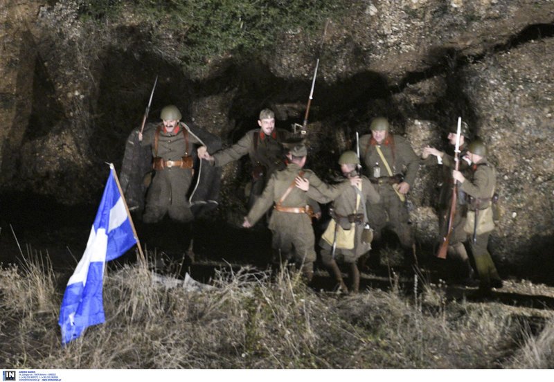 Εντυπωσιακή αναπαράσταση της μάχης στο Καλπάκι -Ξύπνησαν μνήμες [εικόνες] | iefimerida.gr 9