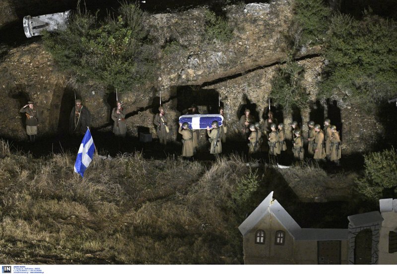 Εντυπωσιακή αναπαράσταση της μάχης στο Καλπάκι -Ξύπνησαν μνήμες [εικόνες] | iefimerida.gr 6