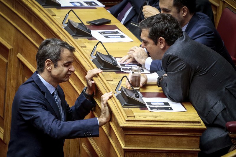 Το παρασκήνιο του αγιασμού στη Βουλή: Οι selfies, οι καλοντυμένες βουλευτίνες, τα πηγαδάκια και οι αλλαγές θέσεων [εικόνες] | iefimerida.gr 16