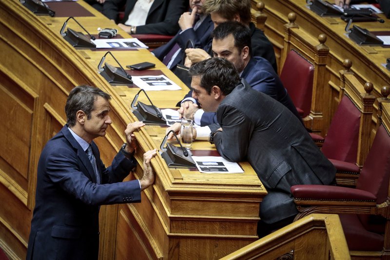 Το παρασκήνιο του αγιασμού στη Βουλή: Οι selfies, οι καλοντυμένες βουλευτίνες, τα πηγαδάκια και οι αλλαγές θέσεων [εικόνες] | iefimerida.gr 17