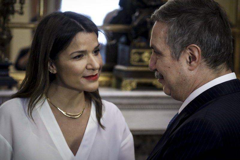 Τα πιο εντυπωσιακά ψηλοτάκουνα που πάτησαν στα παχιά χαλιά του Προεδρικού Μεγάρου [εικόνες] | iefimerida.gr 10