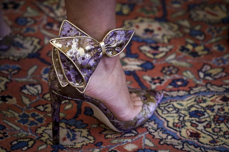 Τα πιο εντυπωσιακά ψηλοτάκουνα που πάτησαν στα παχιά χαλιά του Προεδρικού Μεγάρου [εικόνες] | iefimerida.gr 4