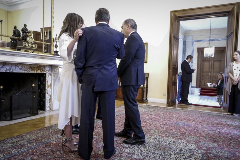 Τα πιο εντυπωσιακά ψηλοτάκουνα που πάτησαν στα παχιά χαλιά του Προεδρικού Μεγάρου [εικόνες] | iefimerida.gr 9