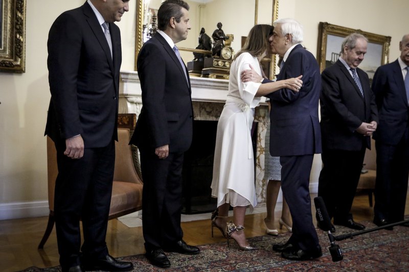 Τα πιο εντυπωσιακά ψηλοτάκουνα που πάτησαν στα παχιά χαλιά του Προεδρικού Μεγάρου [εικόνες] | iefimerida.gr 6