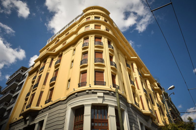Το Ακροπόλ θεωρείται αντιπροσωπευτικό δείγμα αρχιτεκτονικής της Art Nouveaux στην Ελλάδα και χαρακτηρίστηκε ως έργο τέχνης