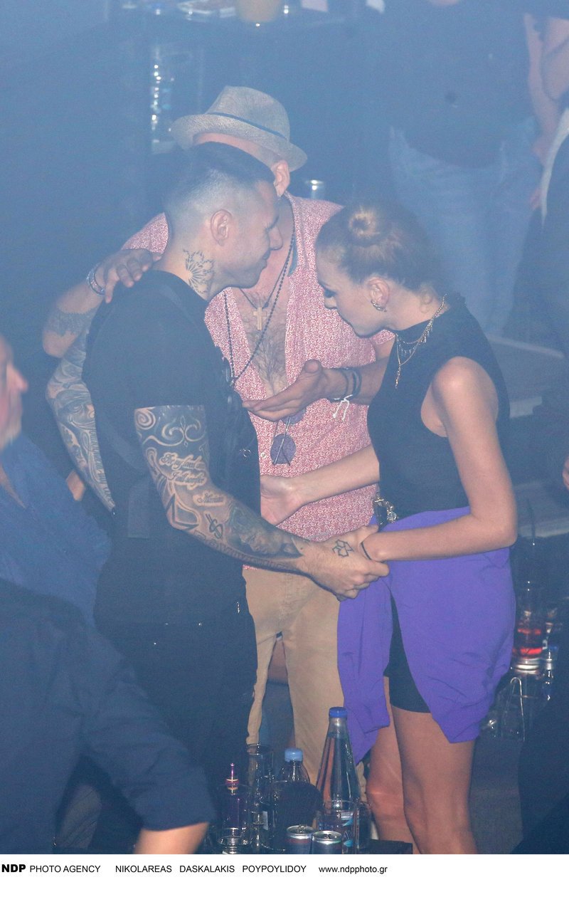 Πάρις Κασιδόκωστας-Λάτσης και Τάμτα, διαχυτικοί στα μπουζούκια [εικόνες] | iefimerida.gr 5