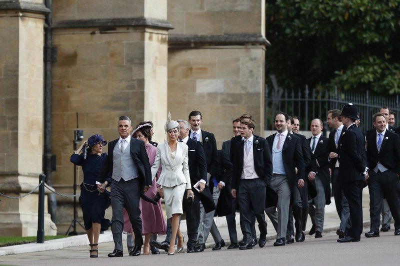 Γάμος Ευγενίας: Ναόμι Κάμπελ, Ντέμι Μουρ, Λιβ Τάιλερ και η πρώην του Χάρι, Κρεσίντα Μπόνας [εικόνες] | iefimerida.gr 3