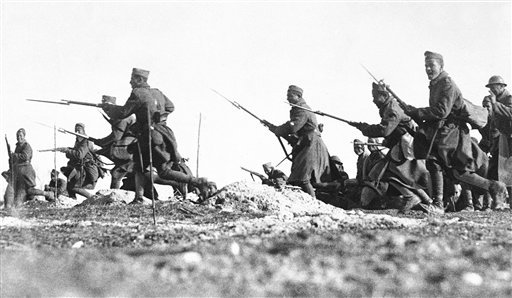 Ελληνικά στρατεύματα στο αλβανικό μέτωπο. Φωτογραφία: AP Photo