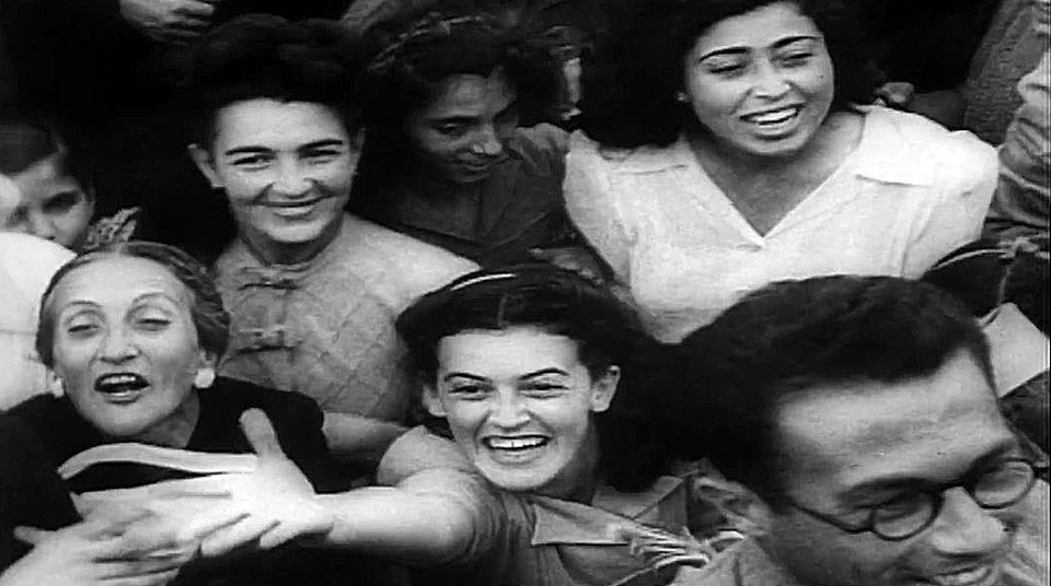 Η απόλυτη χαρά ζωγραφισμένη στα πρόσωπα των Αθηναίων